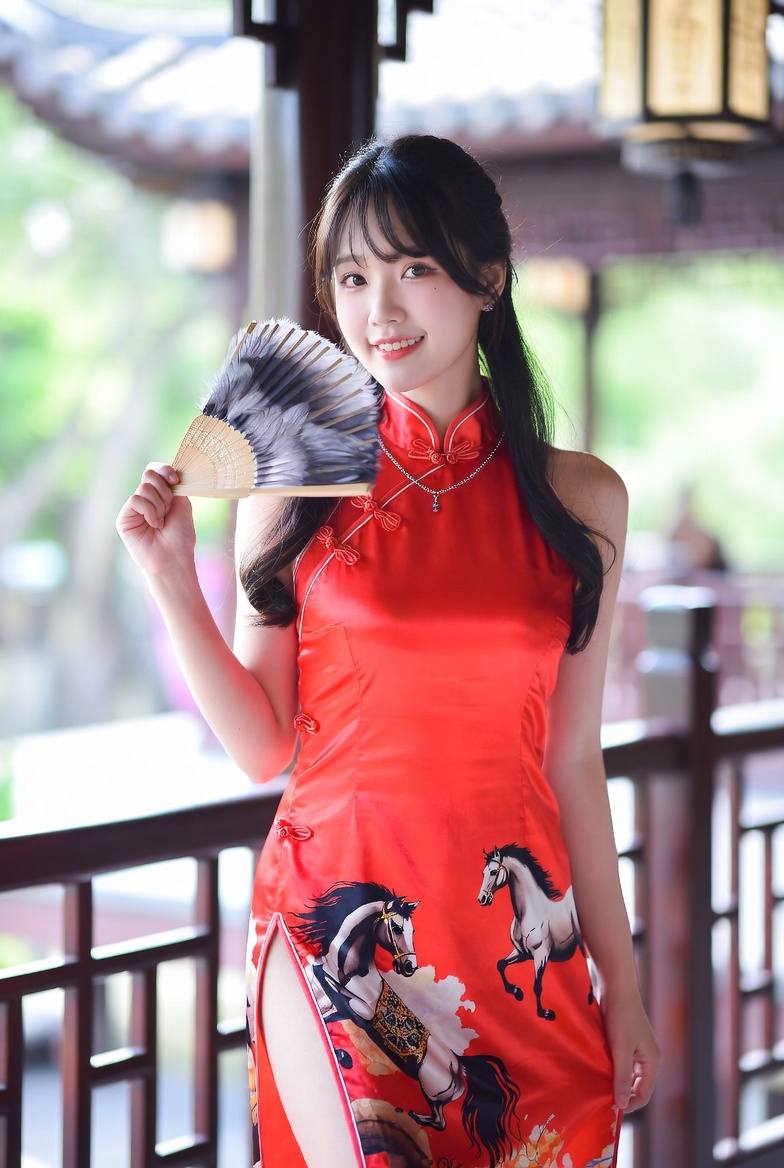 Sister Fire Red Cheongsam Celebrating the Year of the Horse