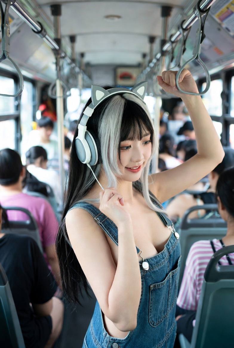 Girl's long black and white hair